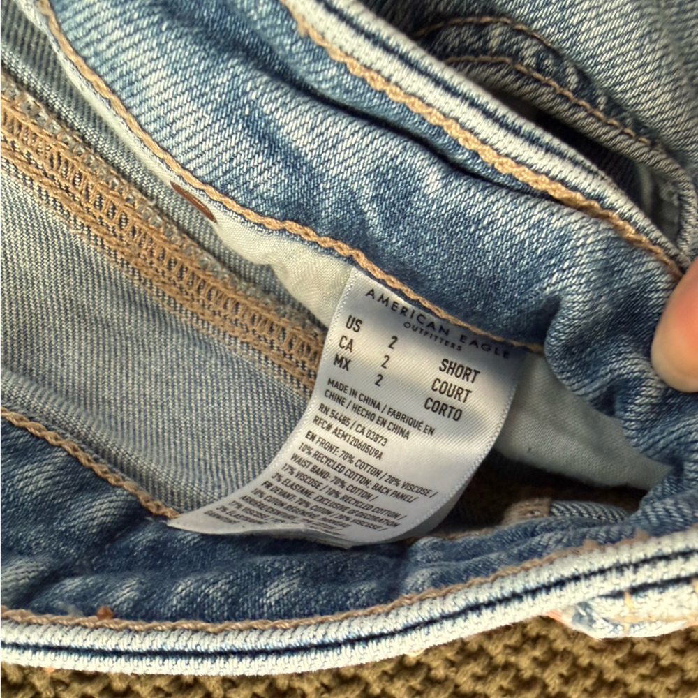 American Eagle Outfitters Distressed Light Blue Boyfriend Jeans - Picture 4 of 4
